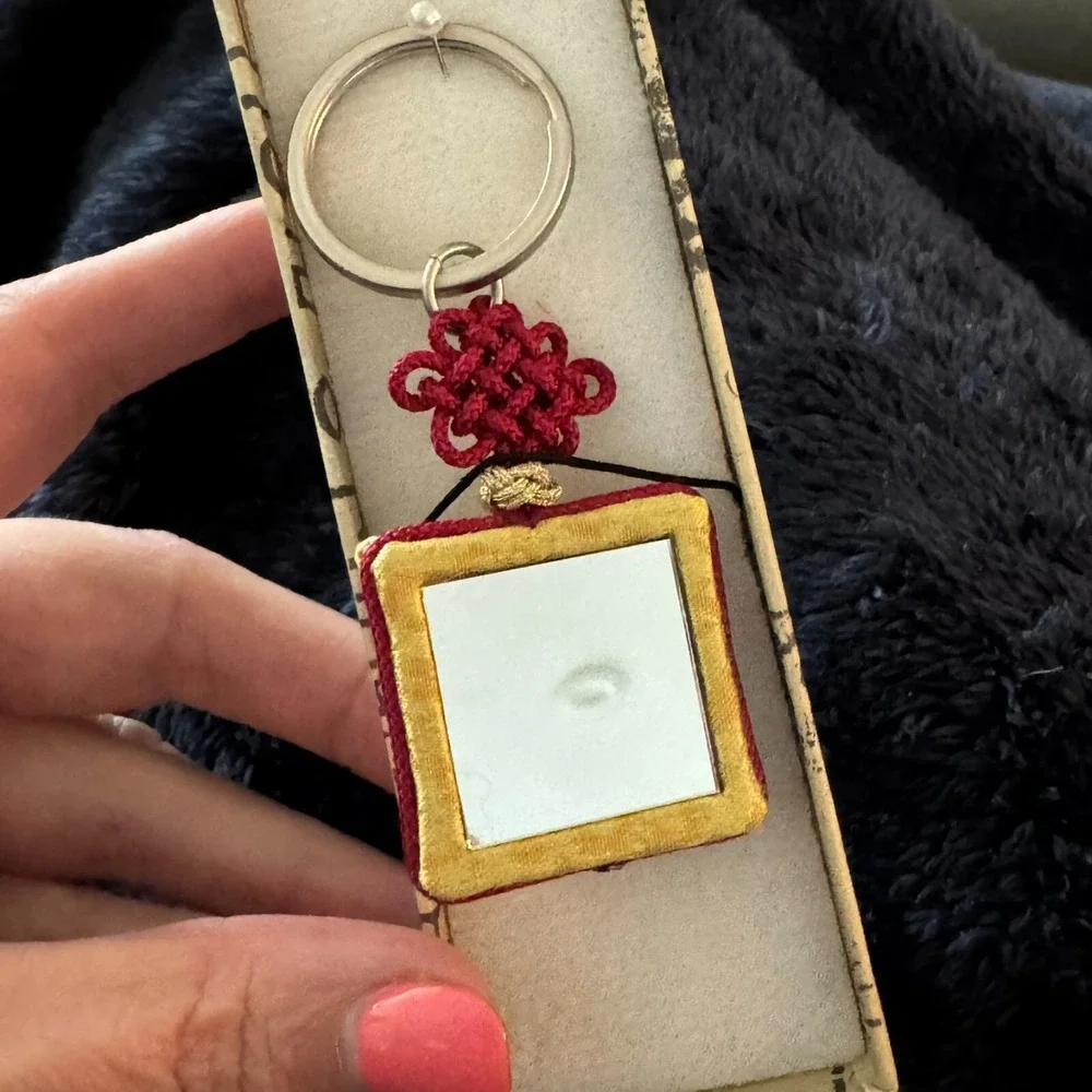 Korea Korean Keychain Key Ring‎ with Mirror New in Box